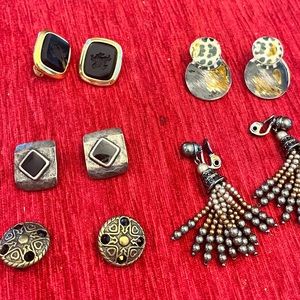 Cute clip earrings in excellent condition!